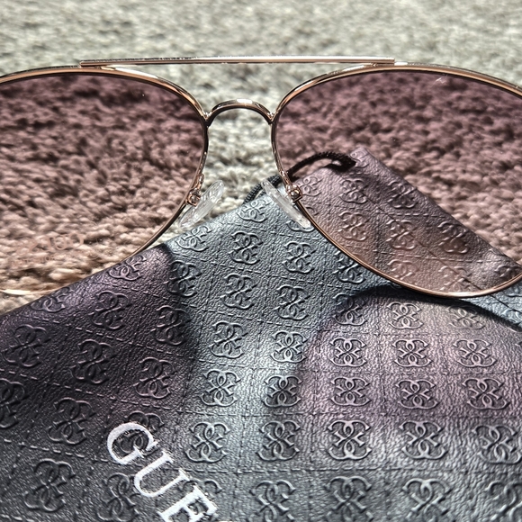Guess Sunglasses Rose Colored Lenses NEW - Picture 4 of 7